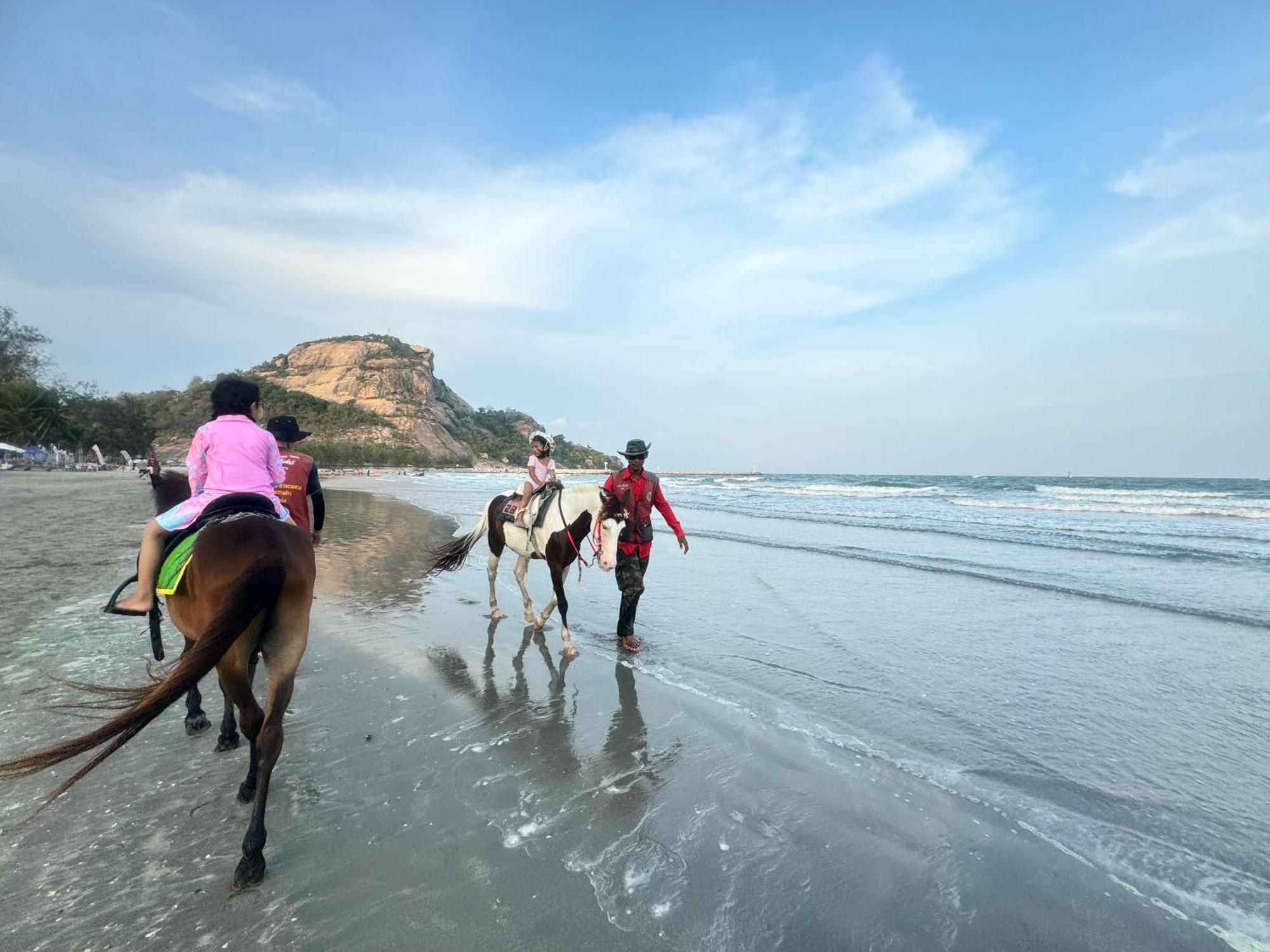 Sea&Mountain View,5 Mins Walk To Famous Beach With King Size Bed Хуа Хин Экстерьер фото